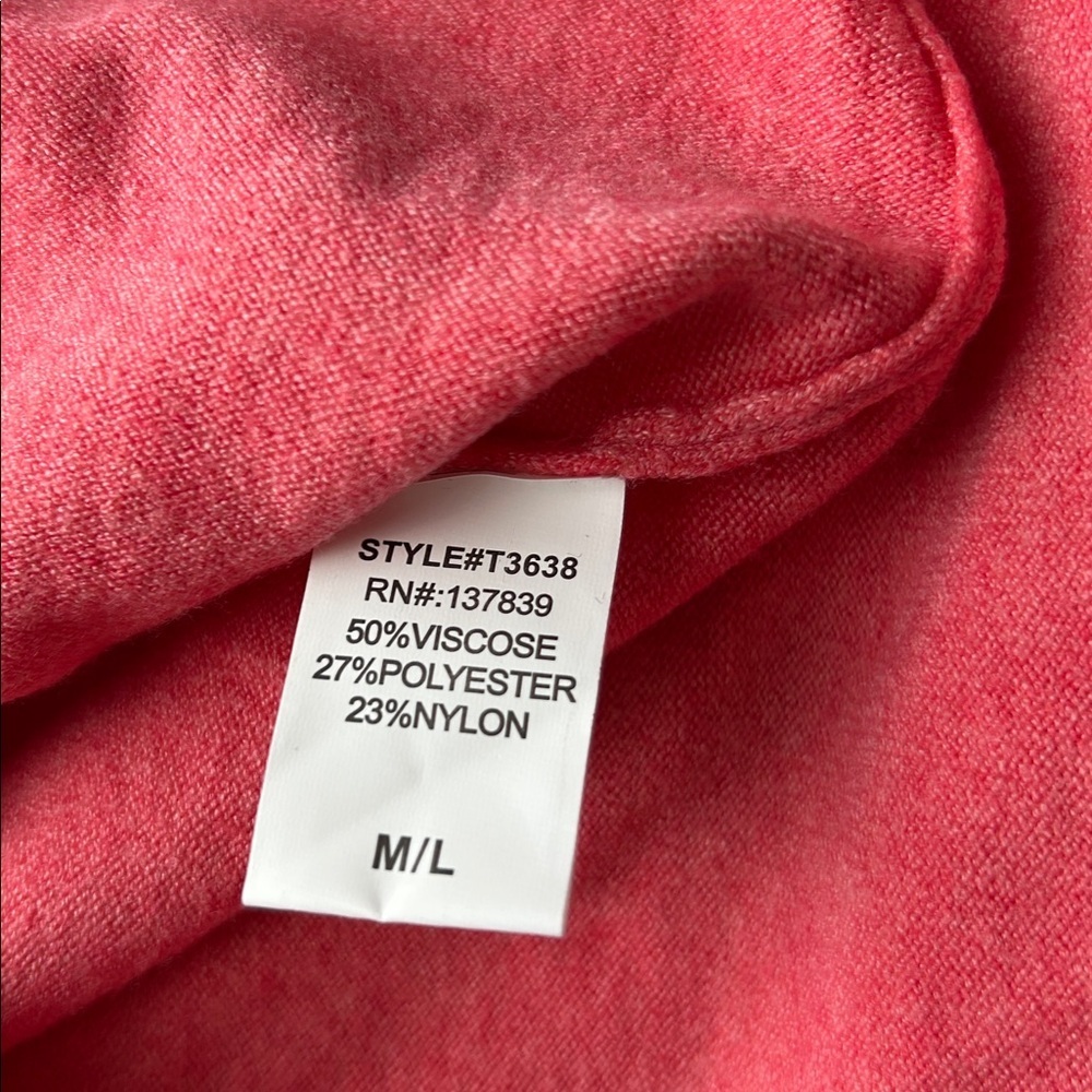 Dreamers by Debut Women's Red Rose Sweater Pullover Cozy V Neck Size M/L - Picture 7 of 10